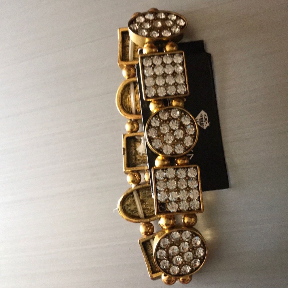 Jewelry - Picture 3 of 11